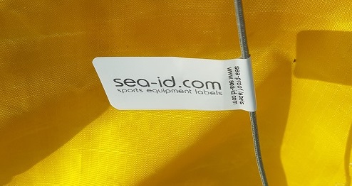 Flag label on a kite bridle